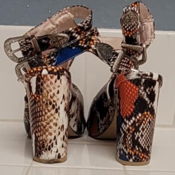 multi color snake print heels - Picture 3 of 9